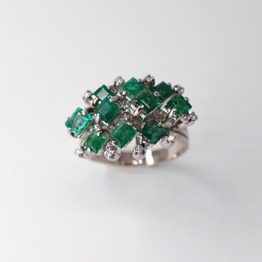 Anello con smeraldi e diamanti