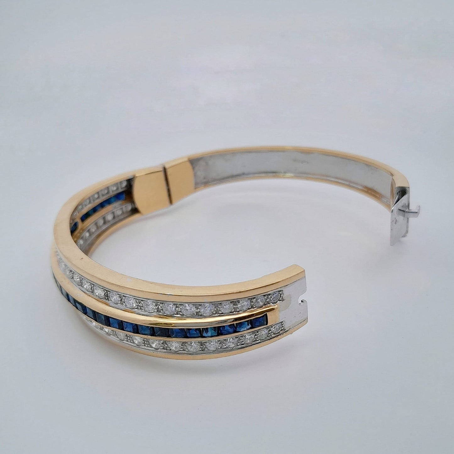 Bracciale vintage rigido con zaffiri e brillanti