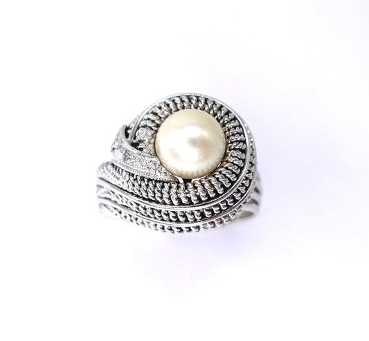 Anello con Perla e Diamanti