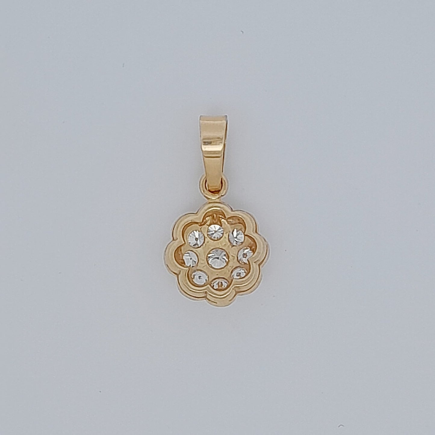 Orecchini in oro giallo a fiore con diamanti