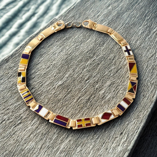 Il  bracciale con bandiere nautiche