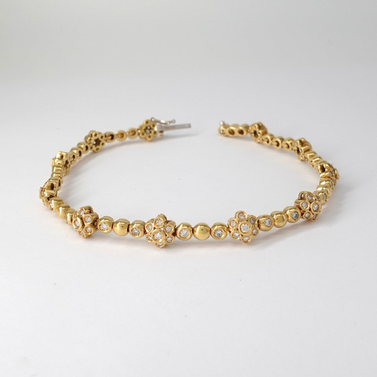 Bracciale con fiori