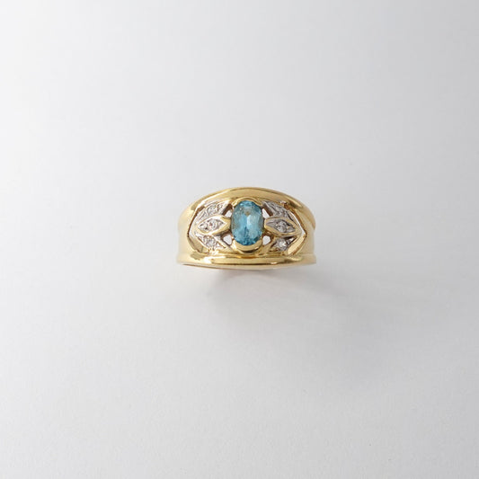 Anello con topazio azzurro