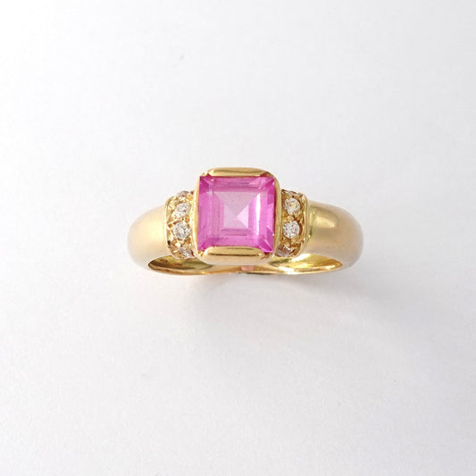 Anello con topazio rosa