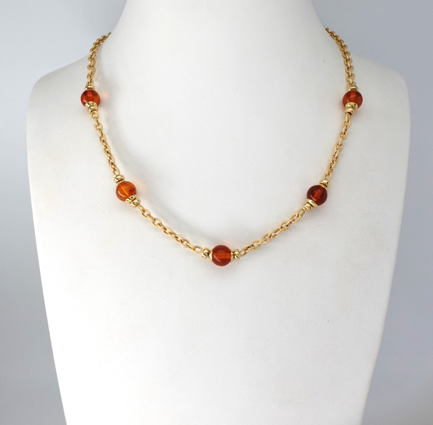 Collana con ambra