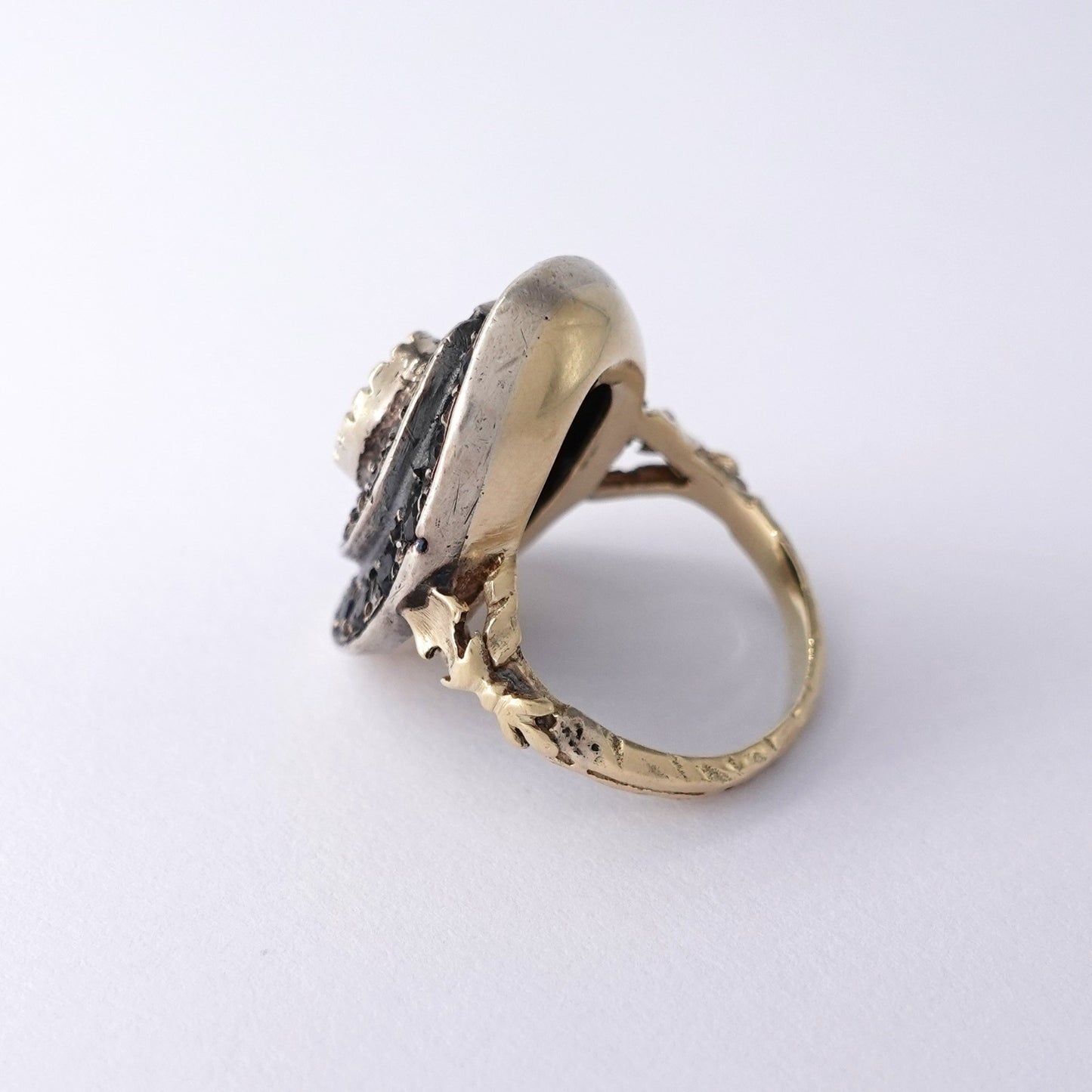 Anello con zaffiri