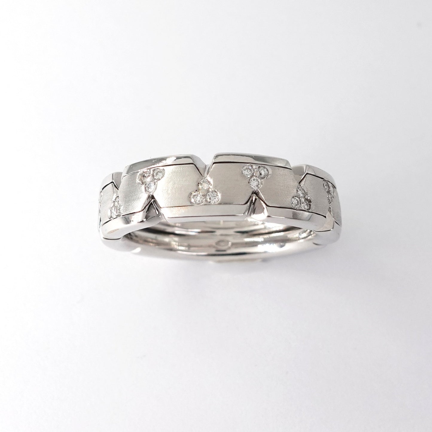 Anello a fascia satinata