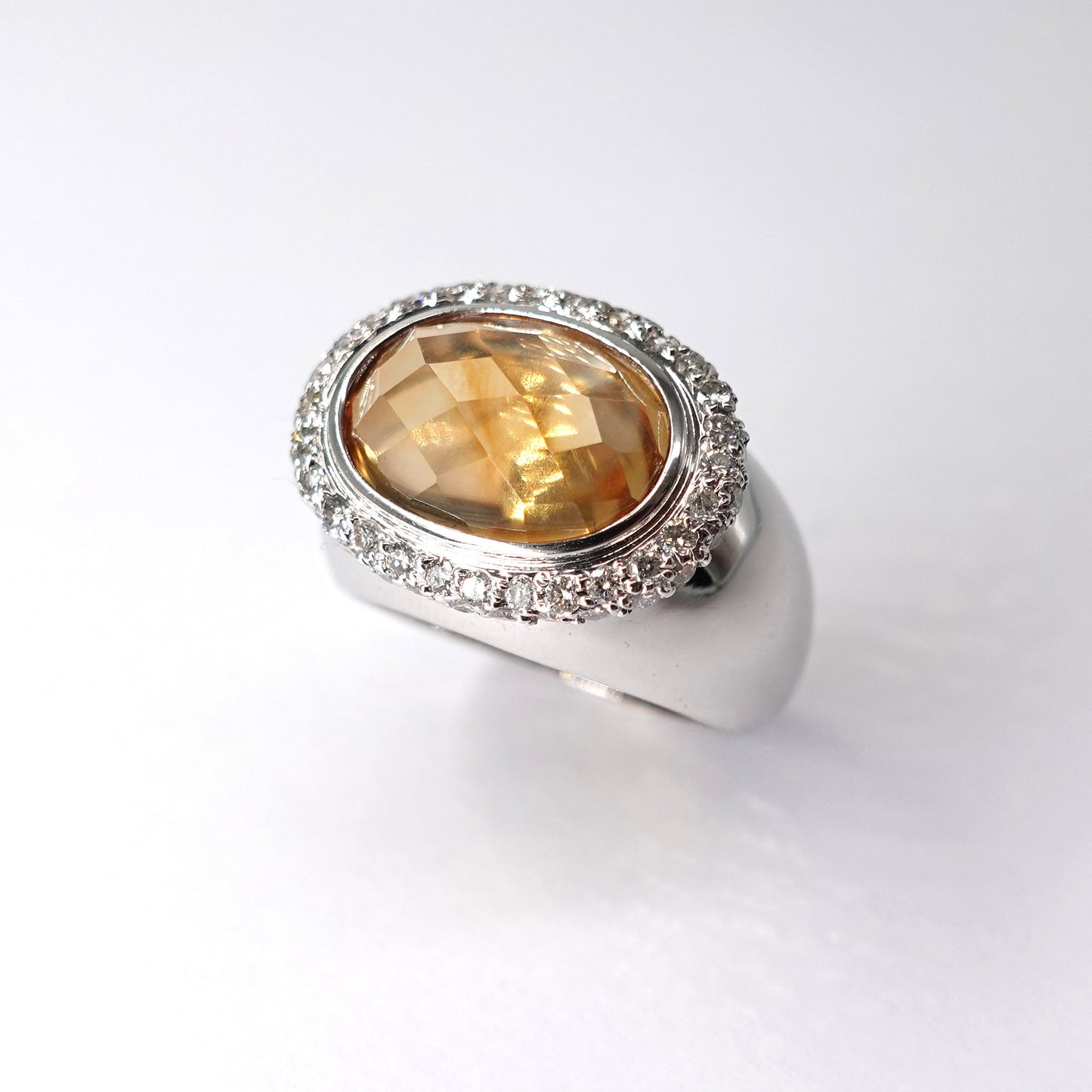 Anello con citrino e diamanti