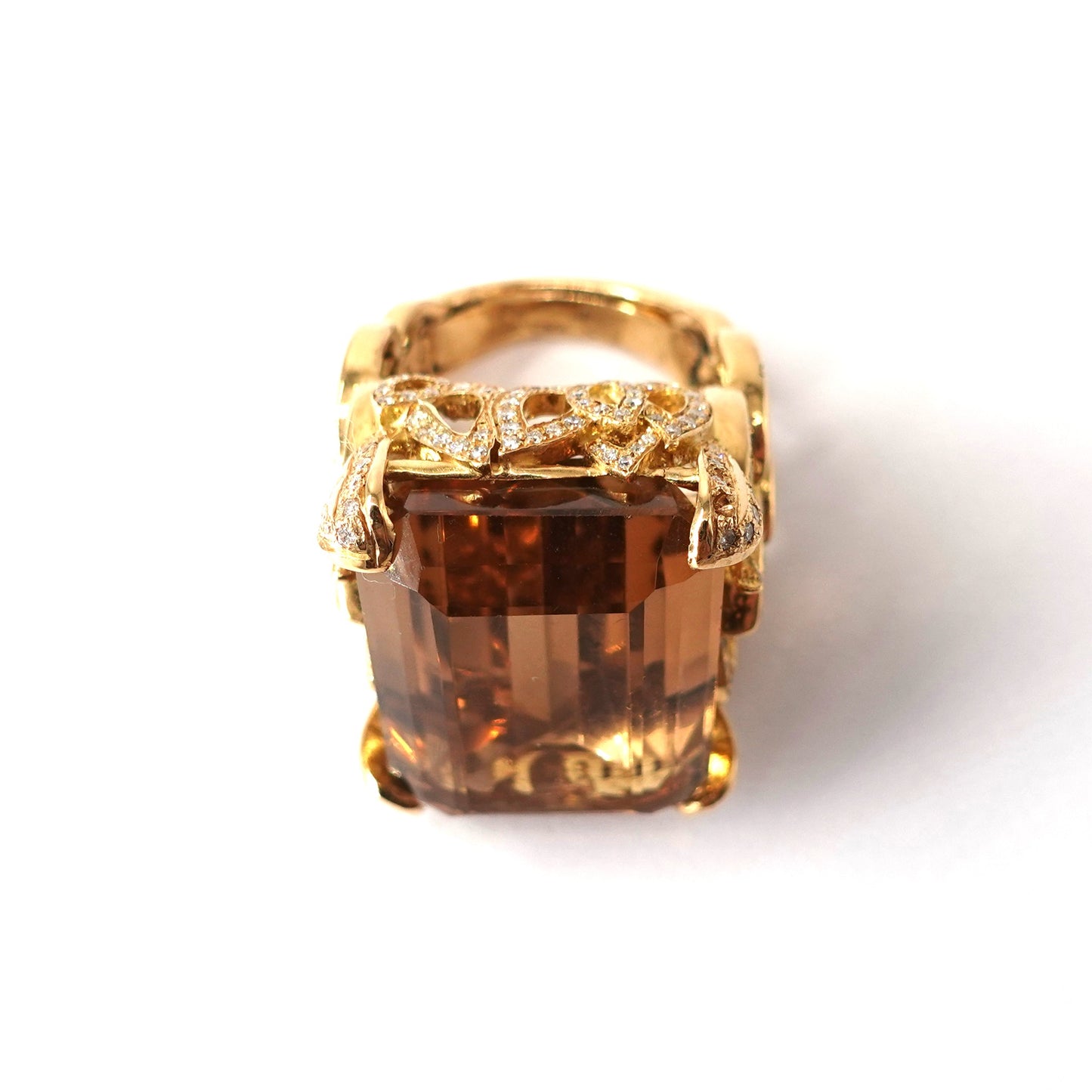 Anello unico in oro