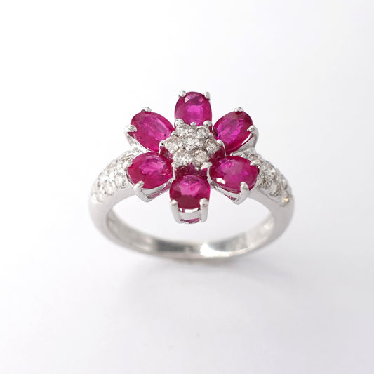 Anello in oro a fiore