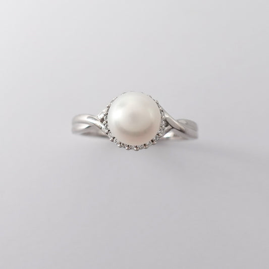 Anello con Perla e Diamanti