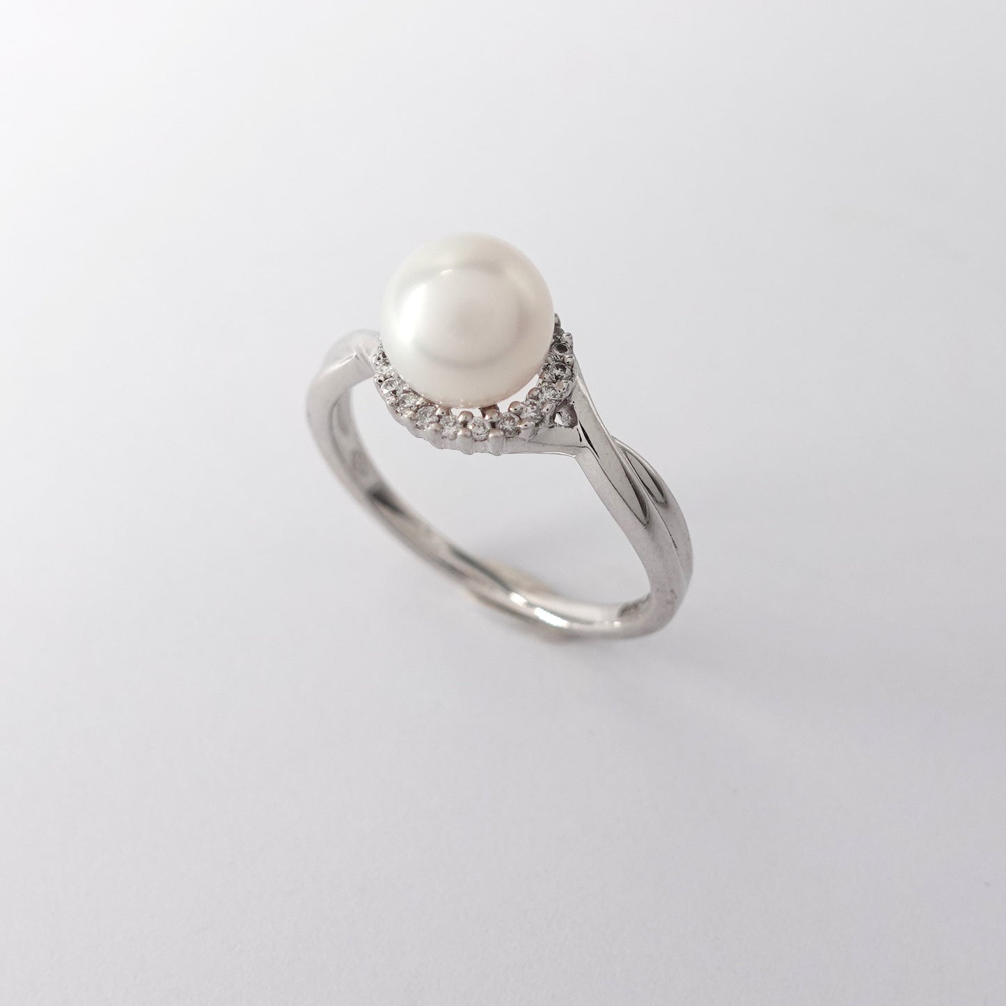 Anello con Perla e Diamanti