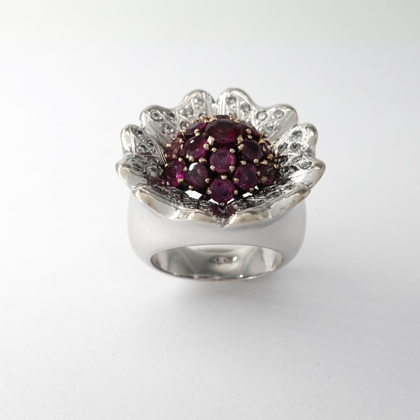 Anello Fiore con Rubini