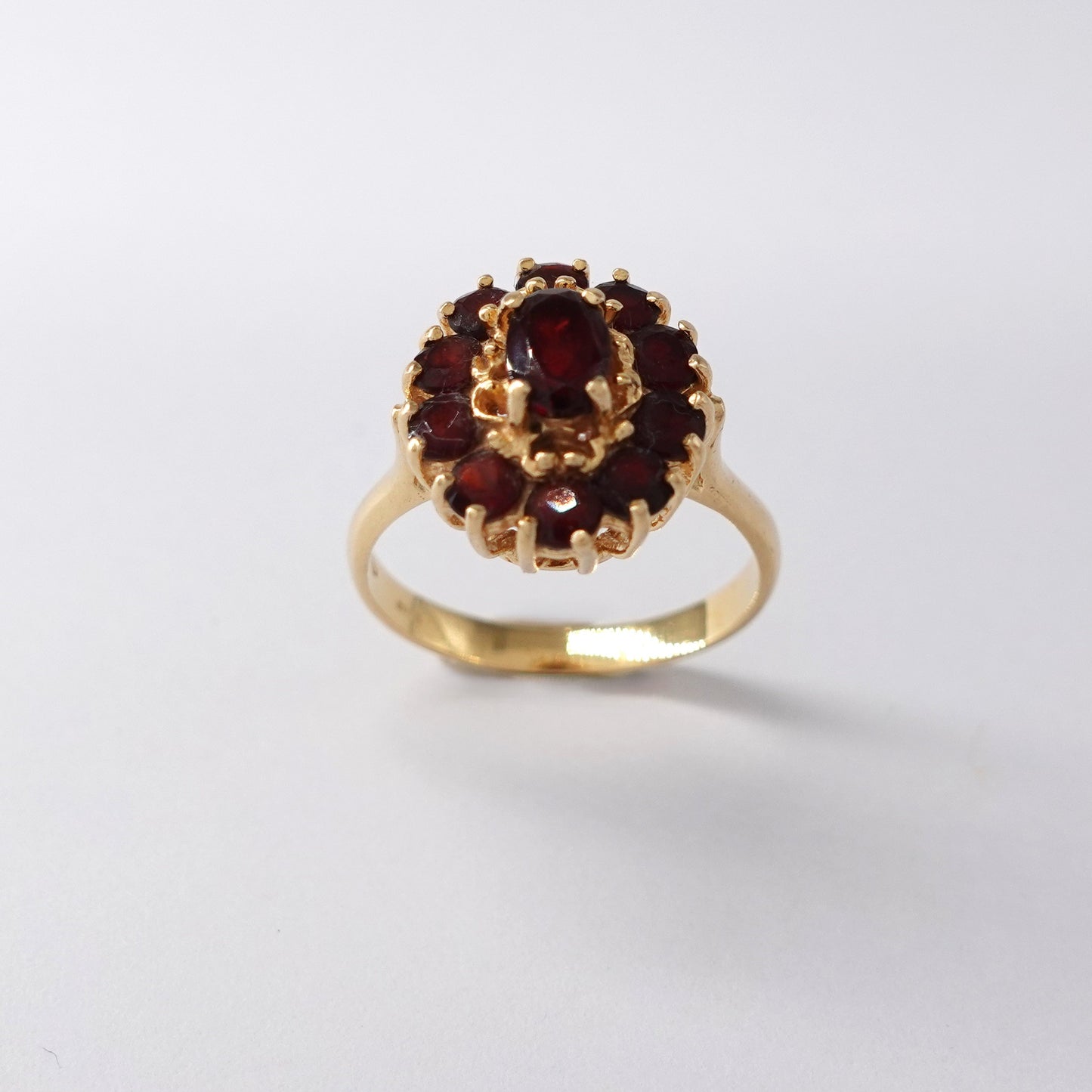 Anello Fiore con Granate
