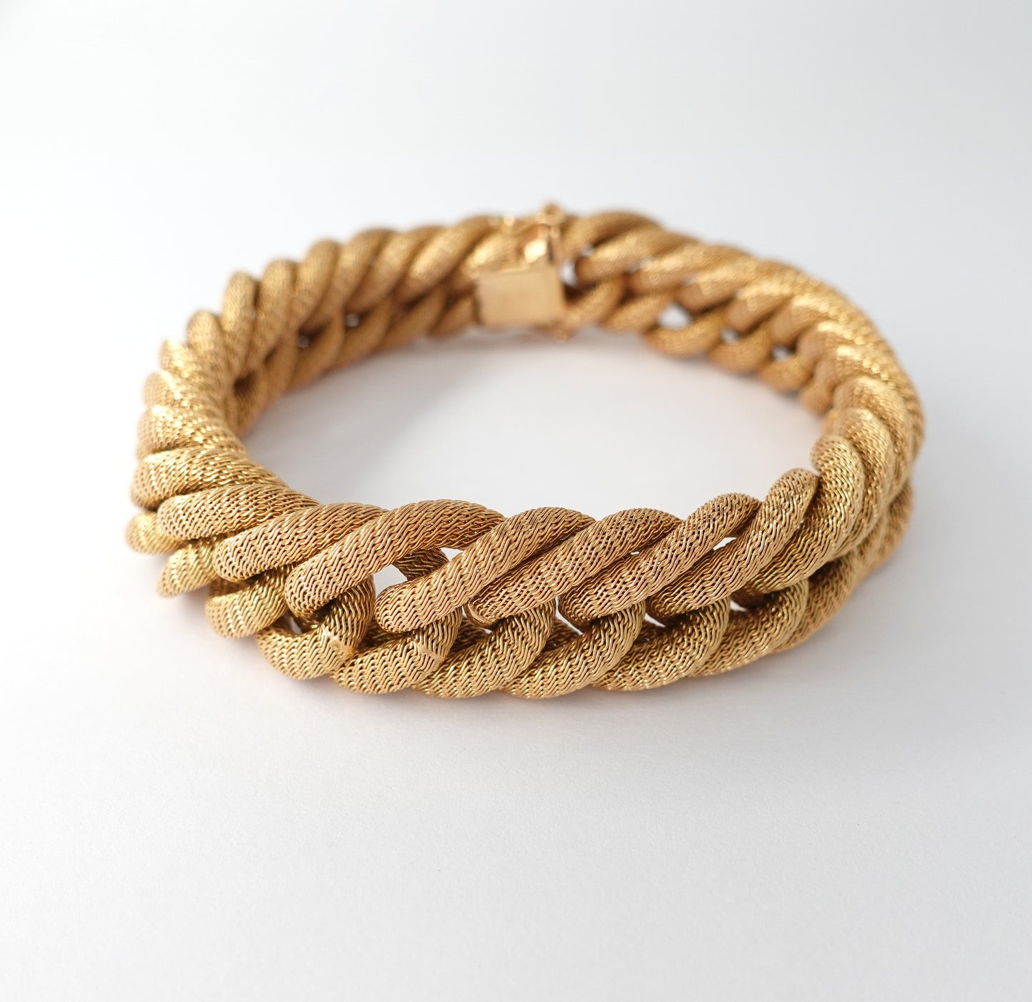 Bracciale intrecciato