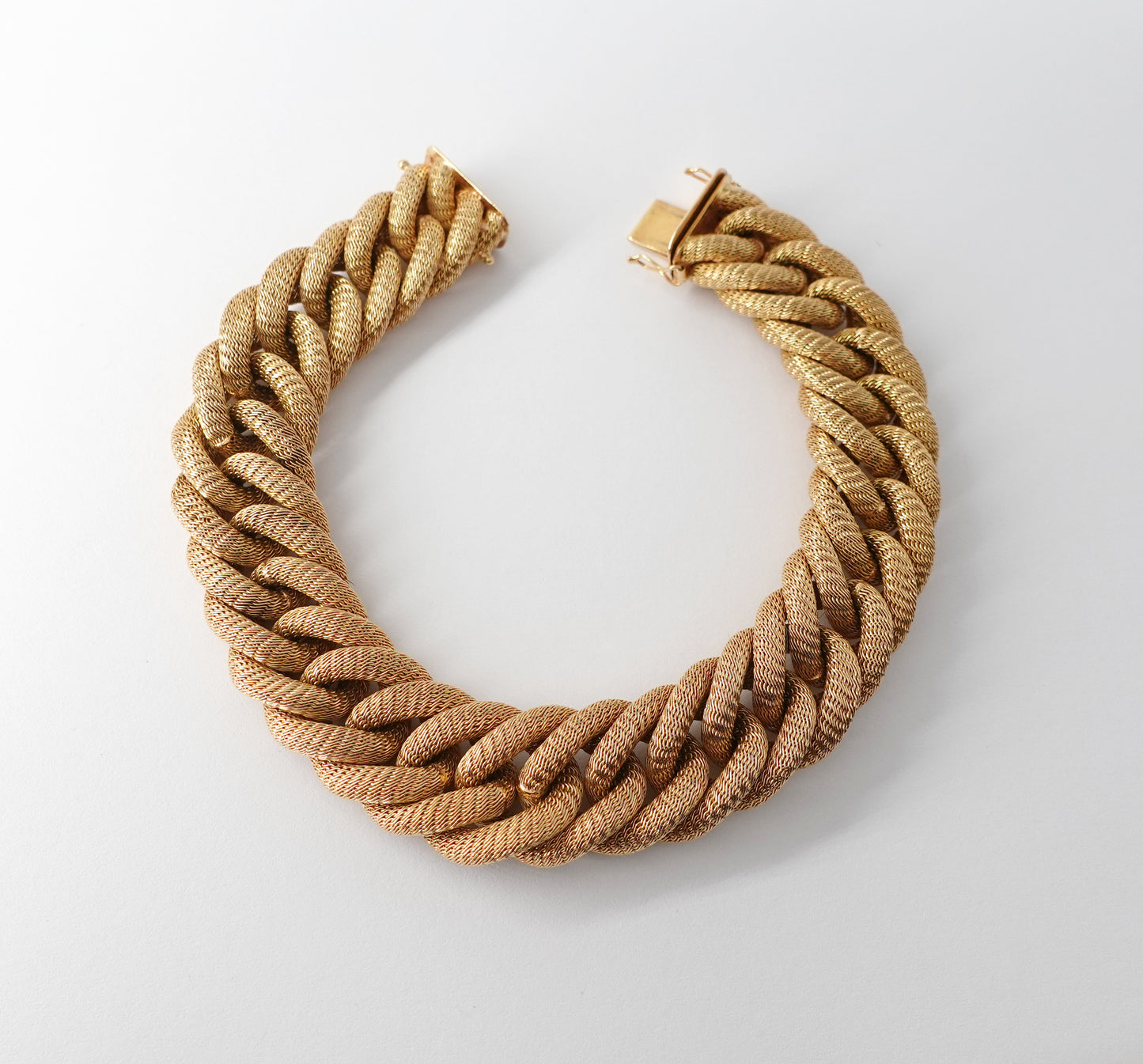 Bracciale intrecciato