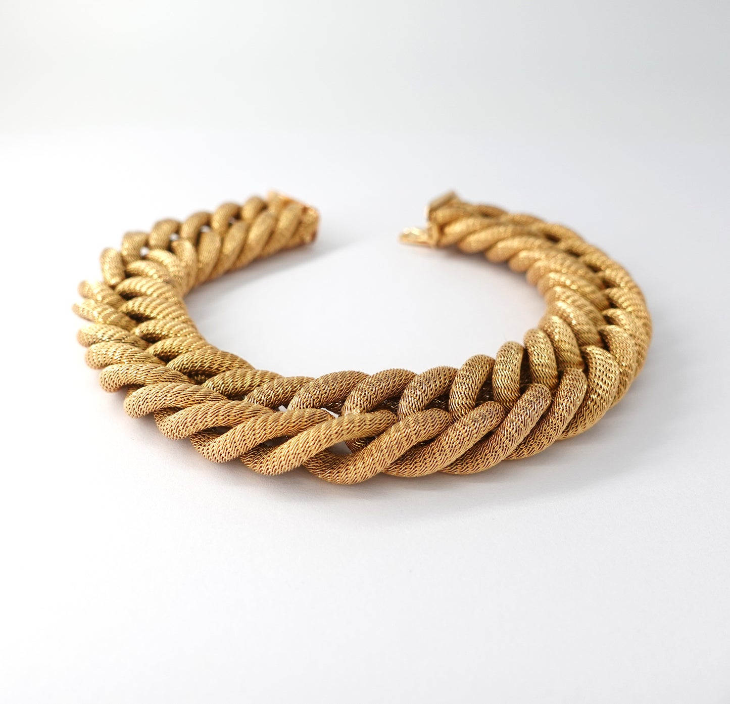 Bracciale intrecciato