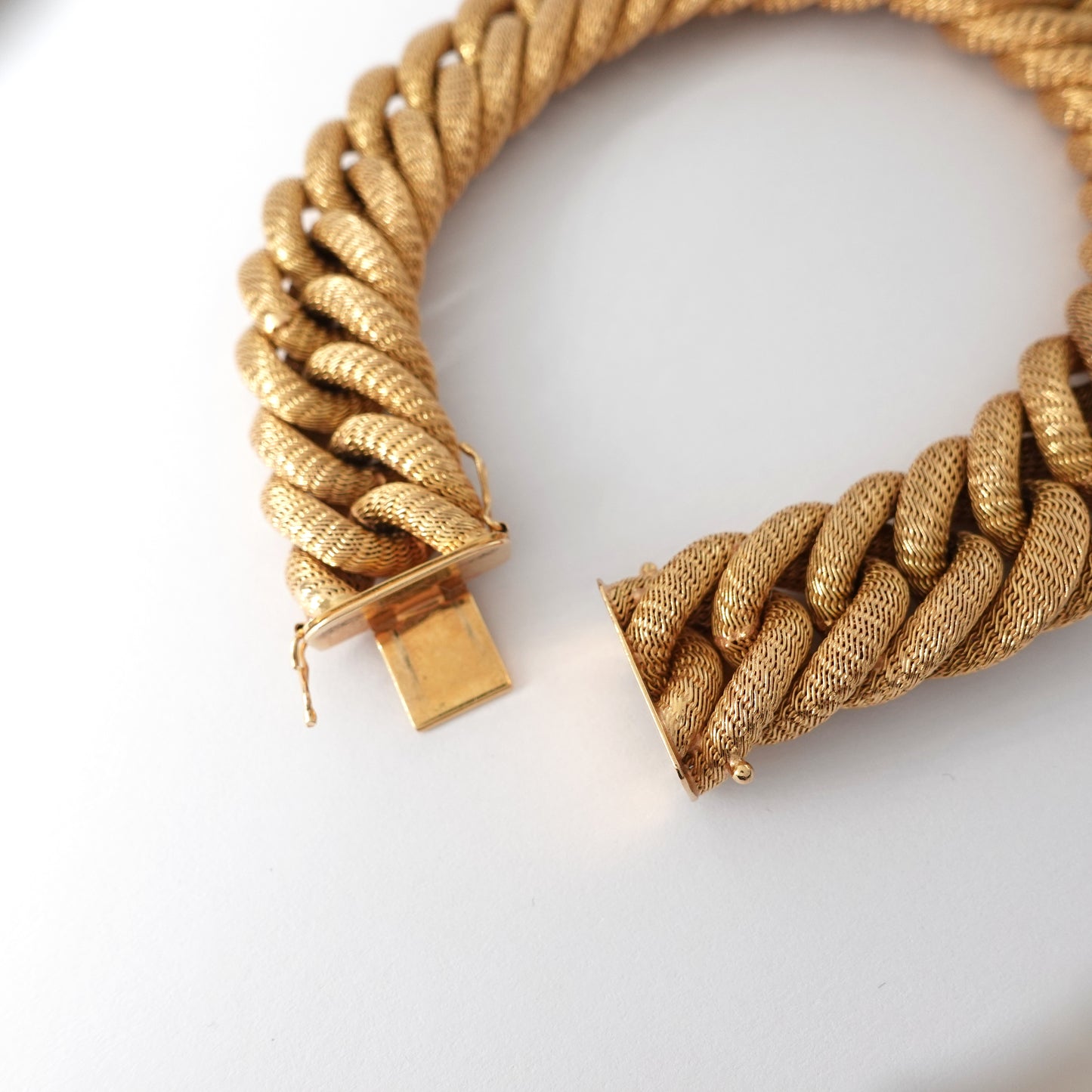 Bracciale intrecciato