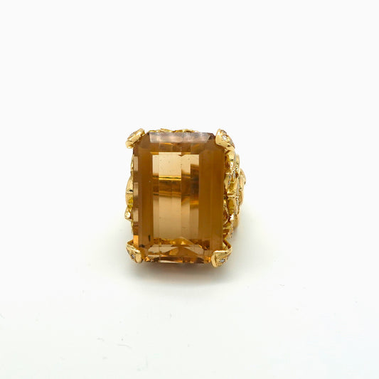 Anello unico in oro