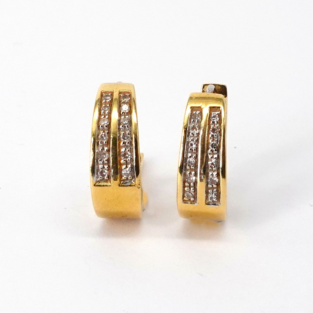 Orecchini a cerchio con zirconi