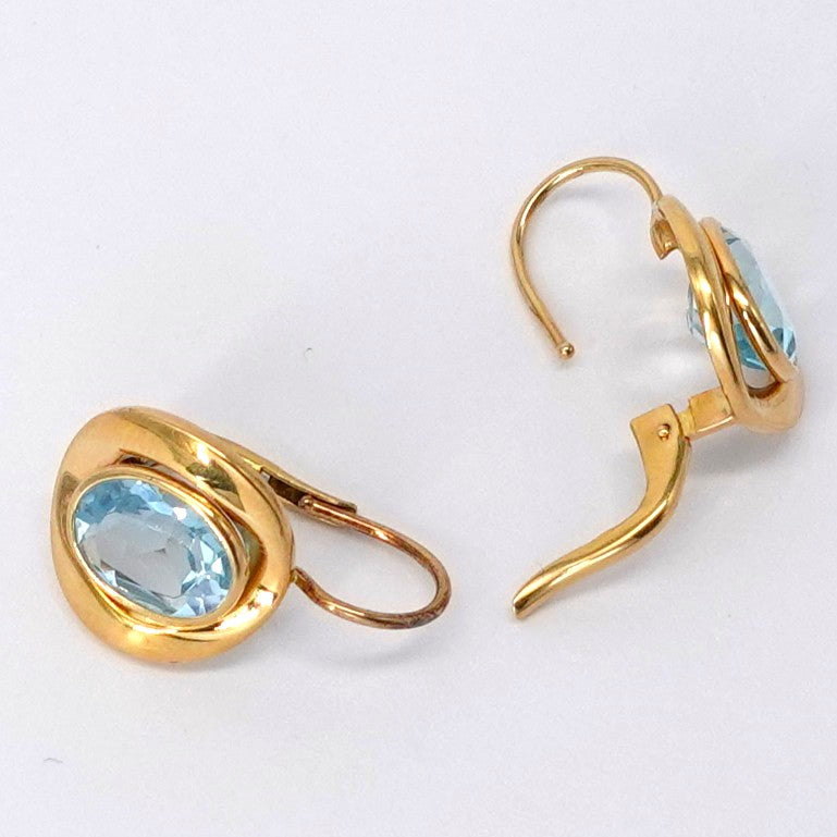 Orecchini con pietra azzurra