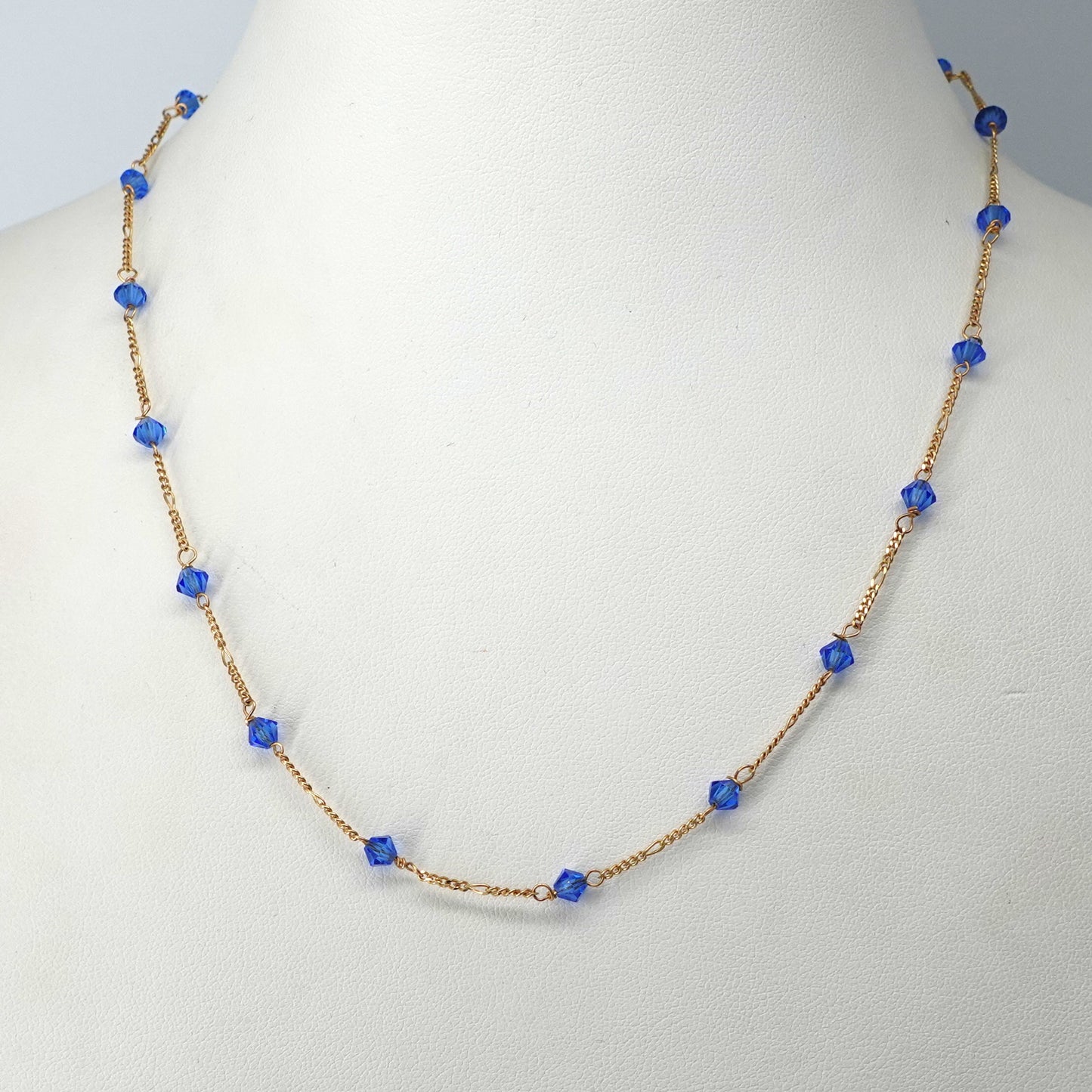 Collana con pietre