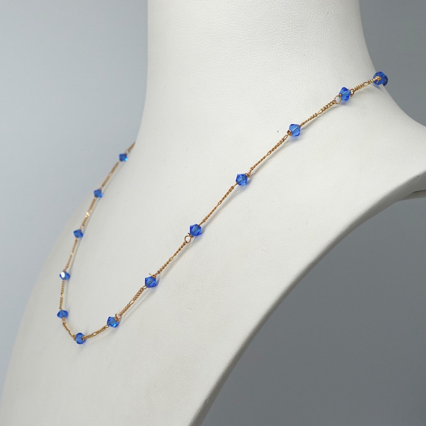 Collana con pietre