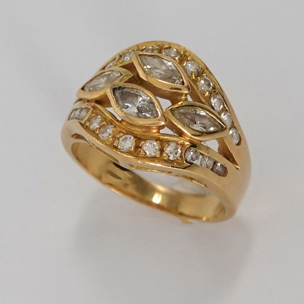 Anello con diamanti