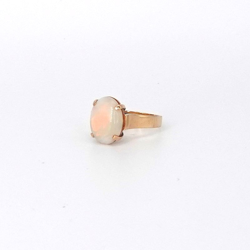 Anello in oro  con opale