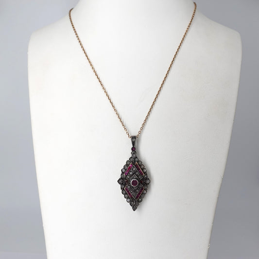 Collana vintage con rubini e diamanti