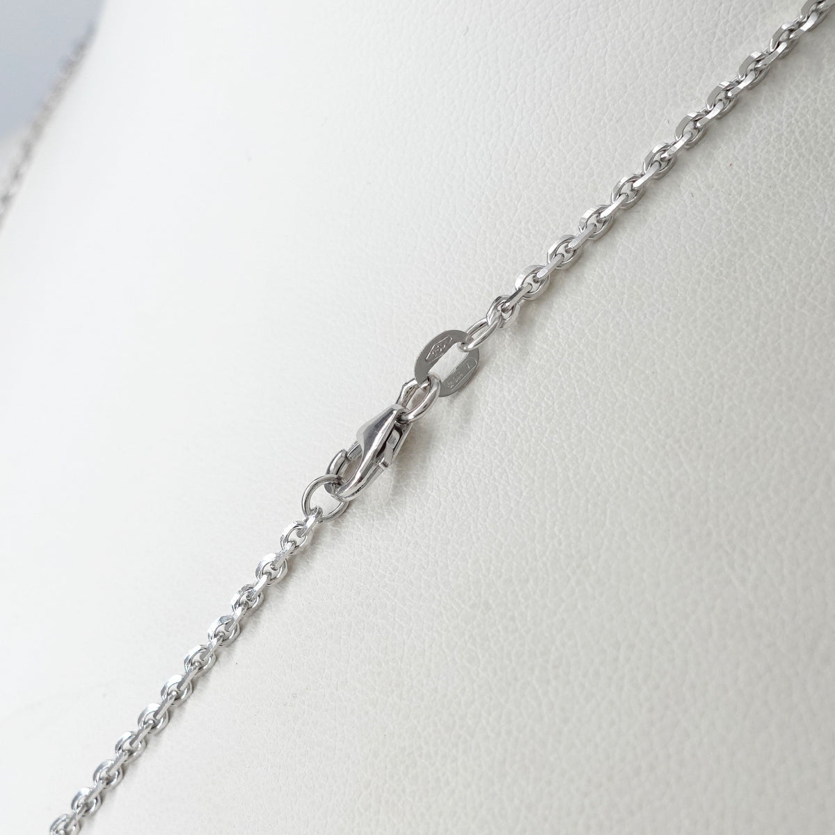 Collana con diamanti e perla