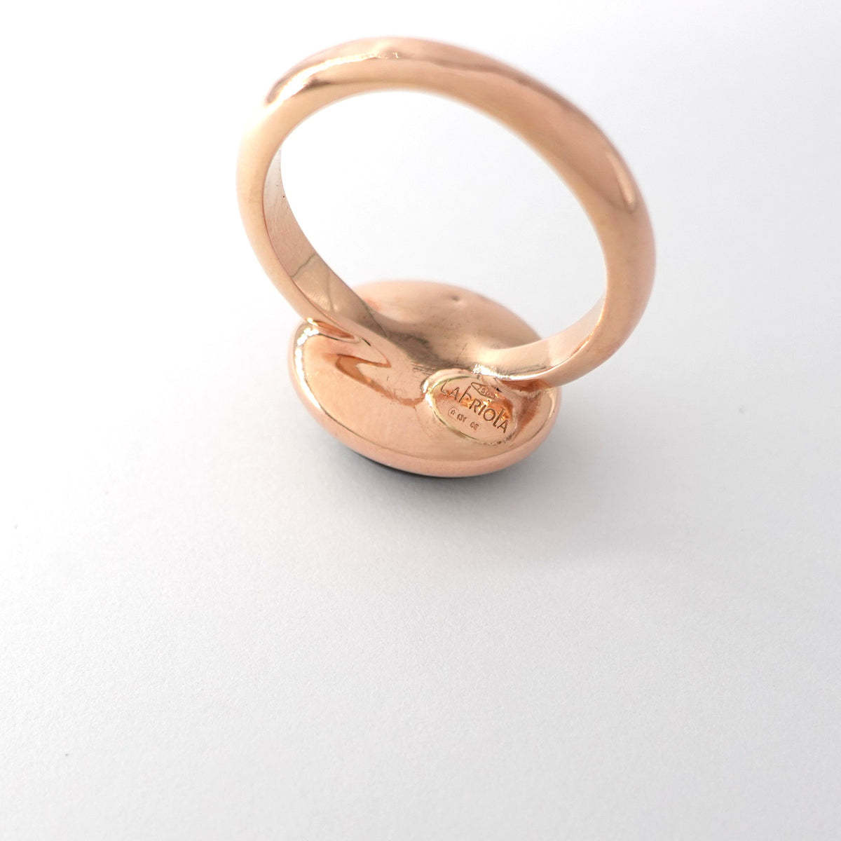 Anello con madreperla nera