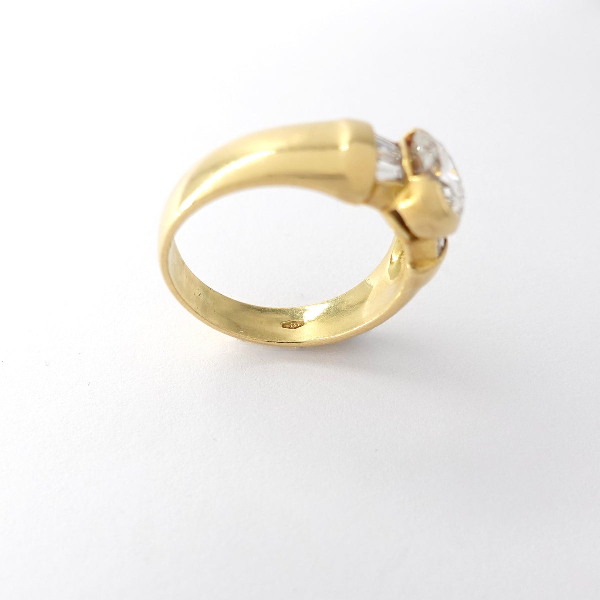 Anello con diamanti