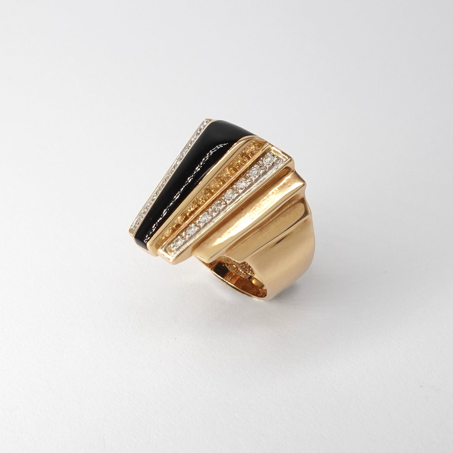 Anello in oro e pietre