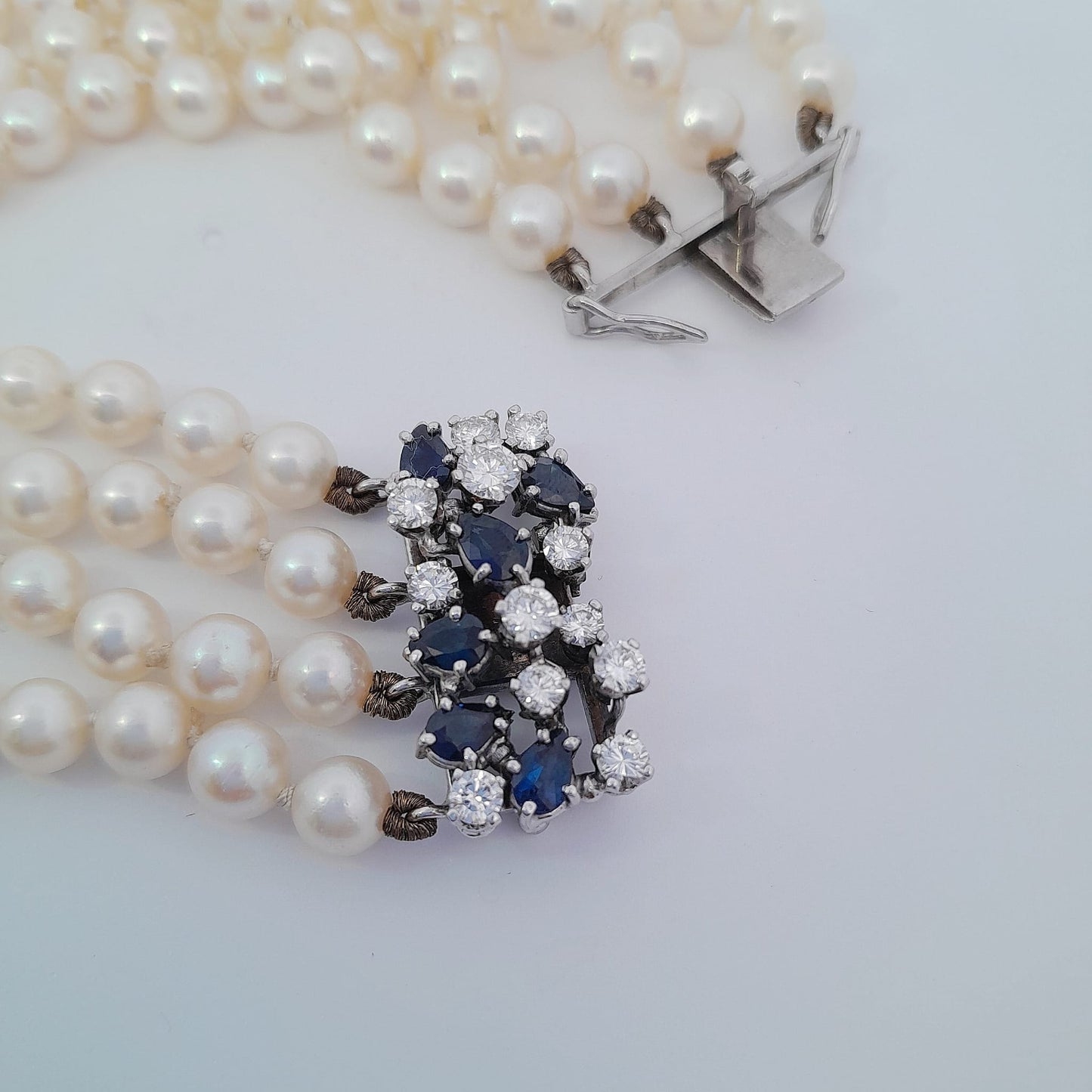 Bracciale multifili con perle, zaffiri e brillanti