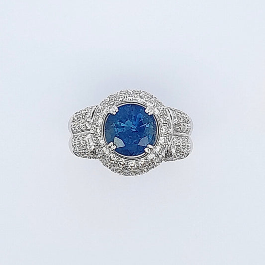 Anello in oro bianco con brillanti e zaffiro