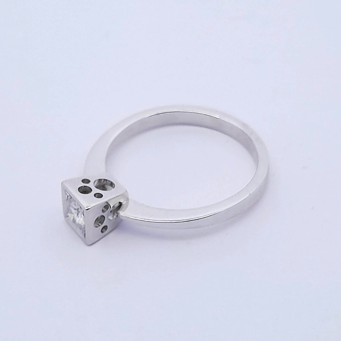 Solitario in oro bianco