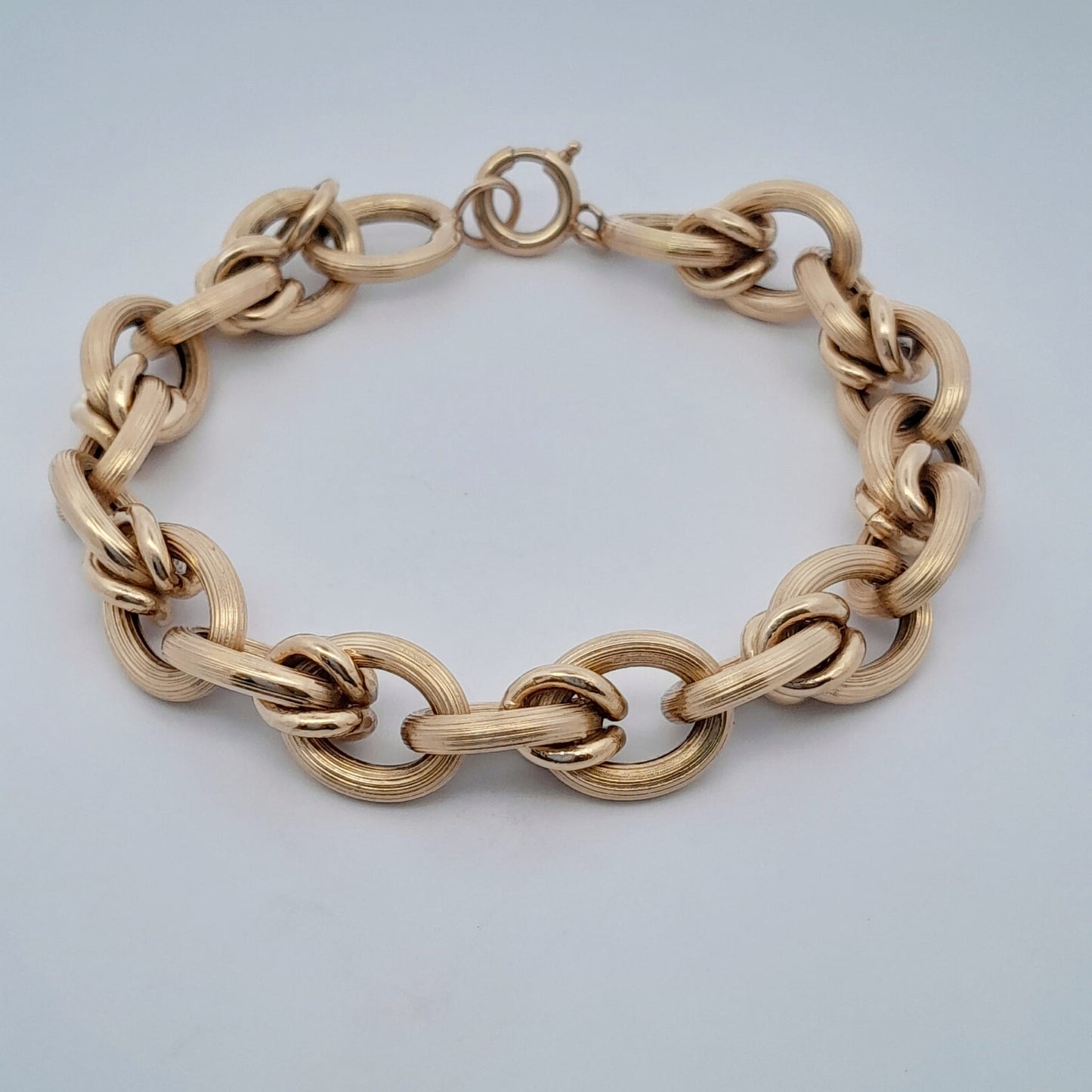 Bracciale in oro con maglia ad anelli