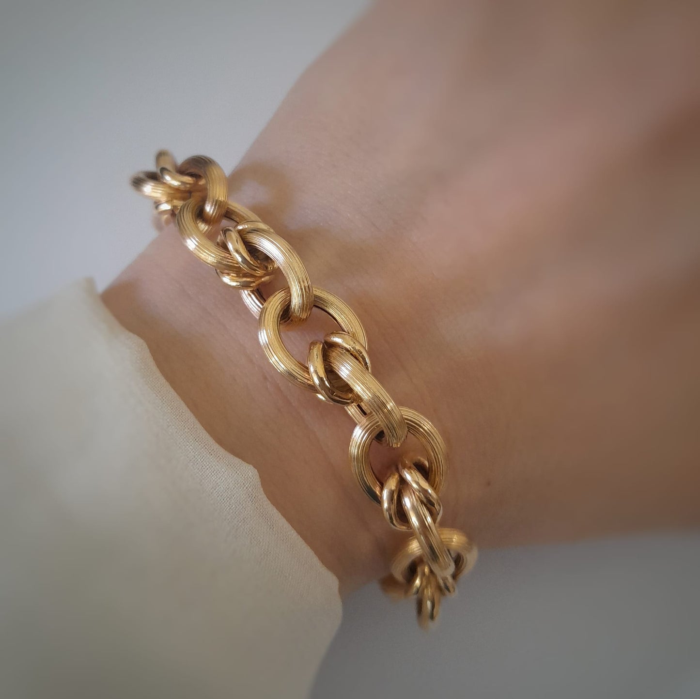 Bracciale in oro con maglia ad anelli