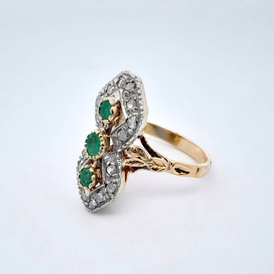 Anello Vintage in oro, argento con smeraldi e diamanti