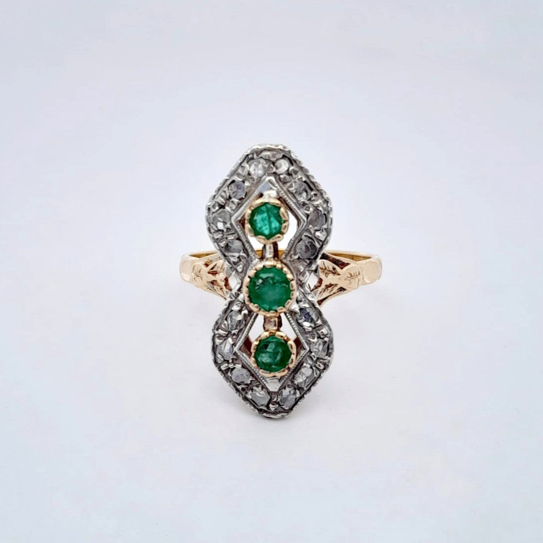 Anello Vintage in oro, argento con smeraldi e diamanti