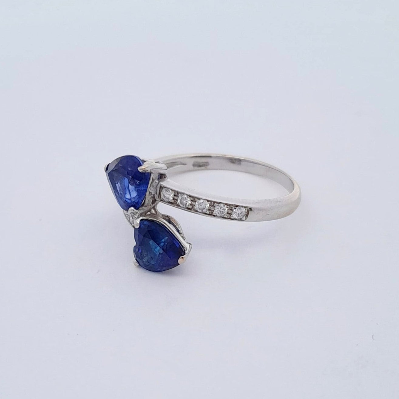 Anello Contrariè con Zaffiri