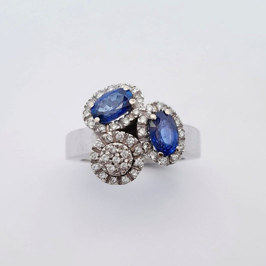 Anello in oro con diamanti e zaffiri