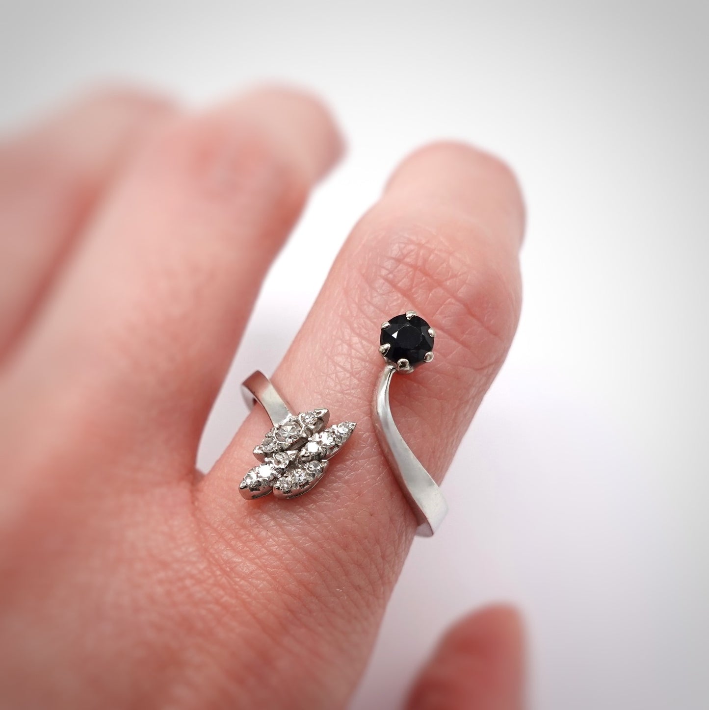 Anello Contrariè