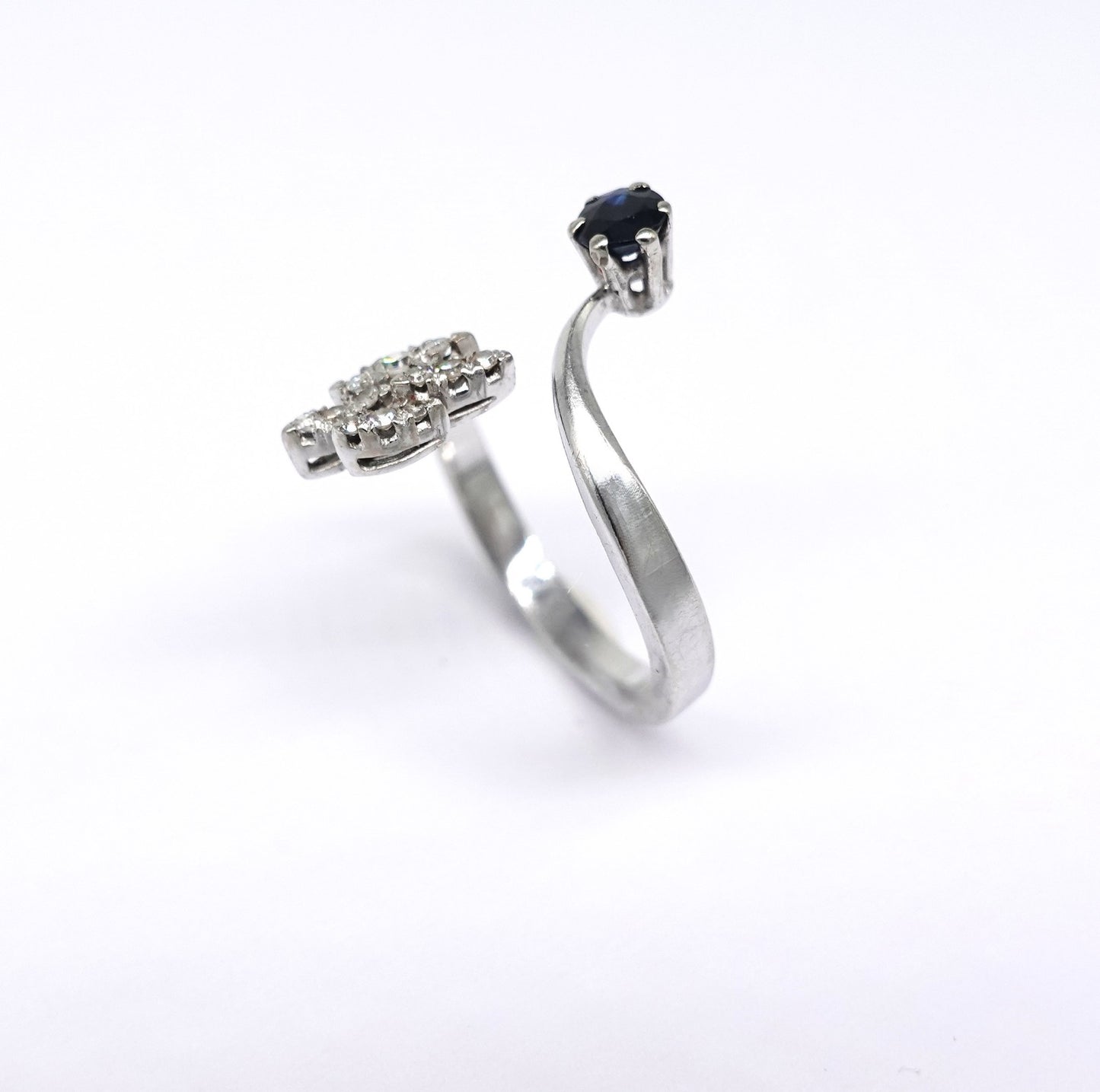 Anello Contrariè