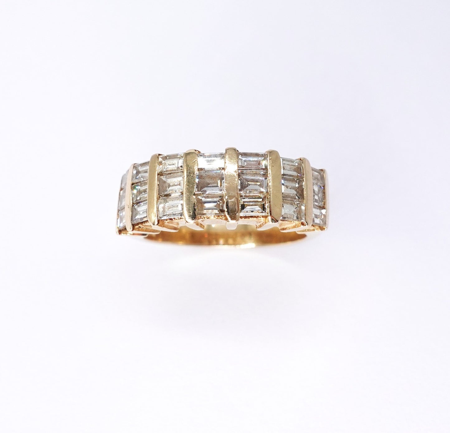 Anello con fascia di Diamanti