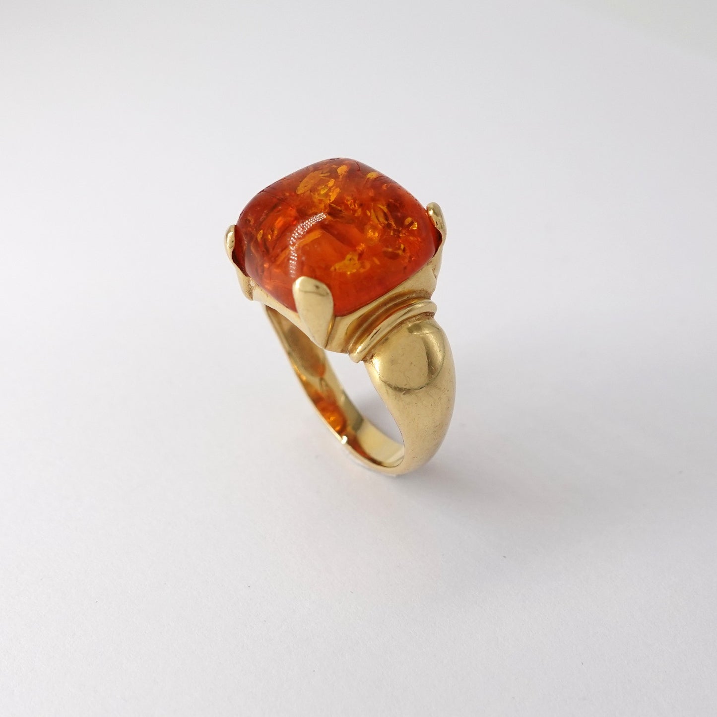 Anello con Ambra