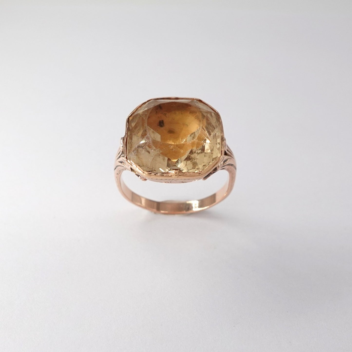 Anello con Topazio