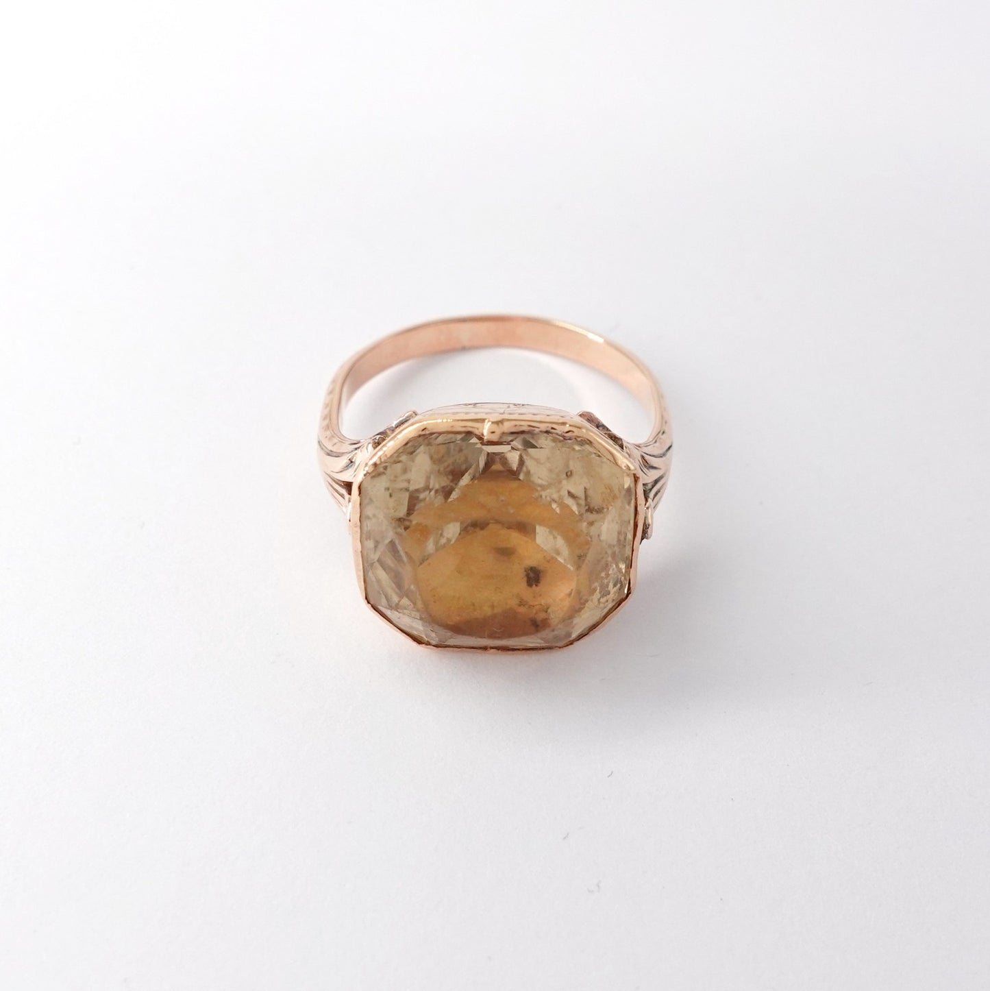Anello con Topazio