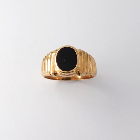 Anello con pietra nera